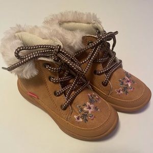 NWOT Oshkosh B’gosh Everplay Ramira Girl Shoes size 10